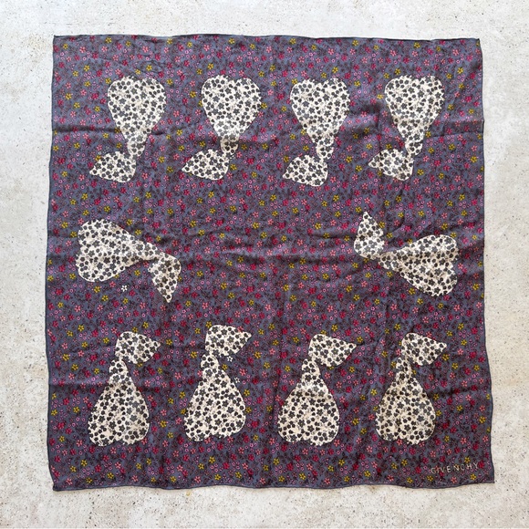🍐🌼🌸 GIVENCHY Scarf Shawl Wrap Bandana Silk - Picture 2 of 4